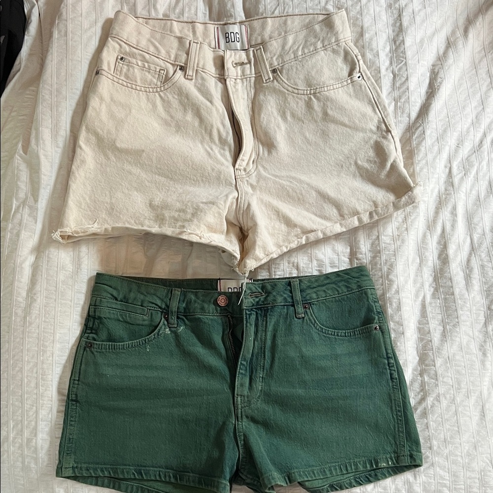 BDG Women's Jean Shorts in Cream and Green sz. 30